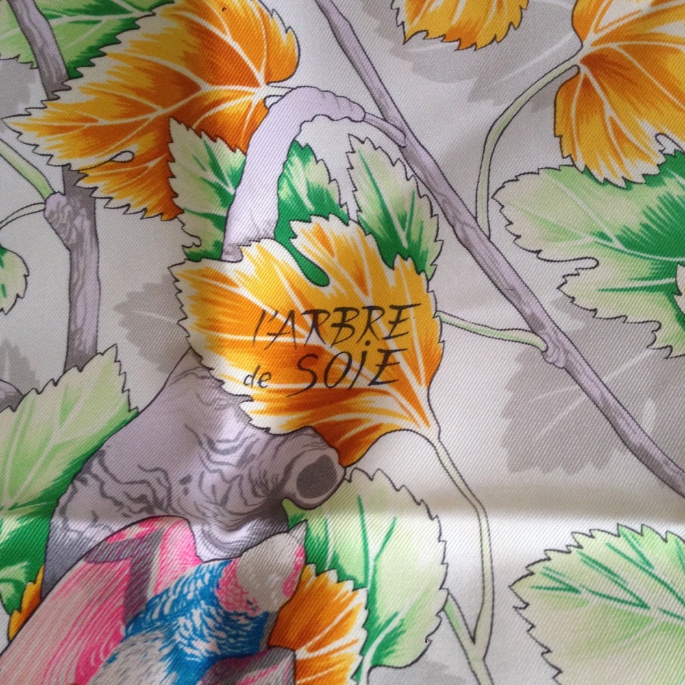 STUNNING SILK HERMÈS L'ARBRE DE SOIE SCARF - Picture 4 of 7